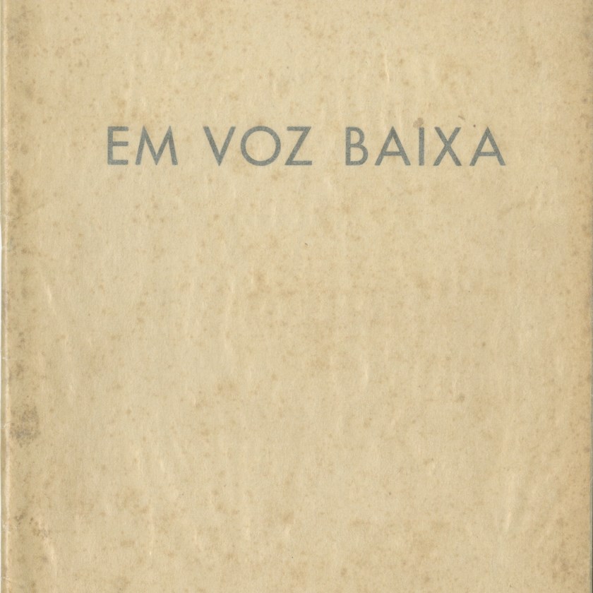 Em voz baixa
